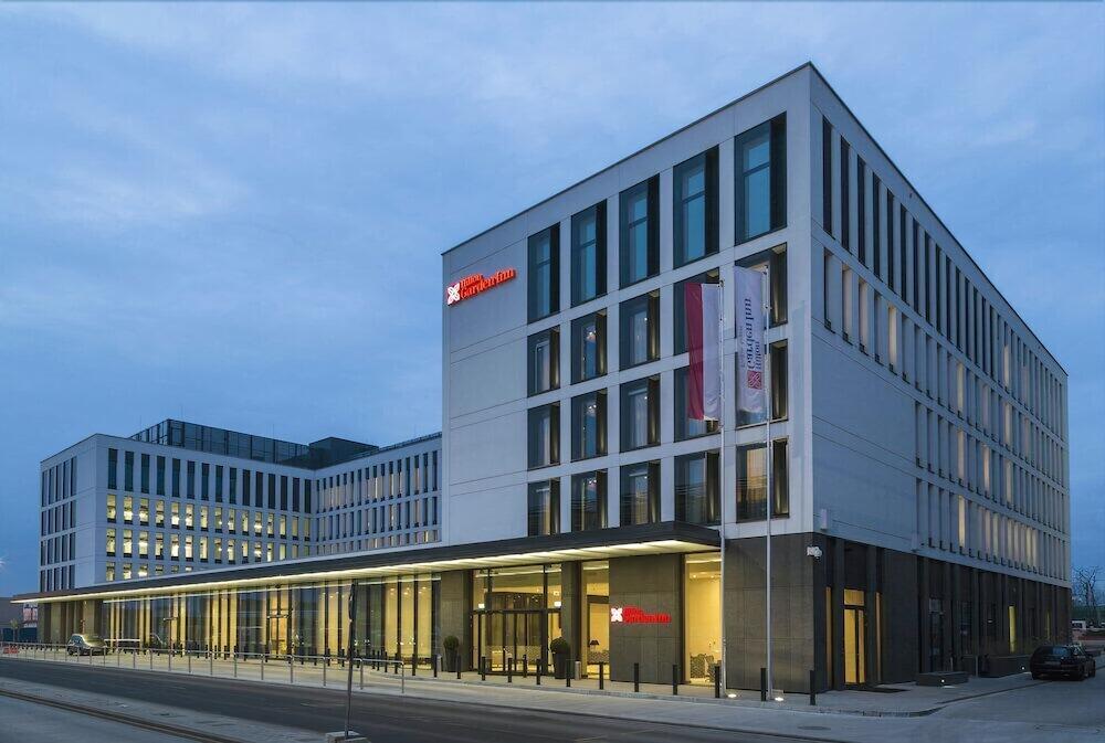 Hilton Garden Inn Krakow Airport Экстерьер фото